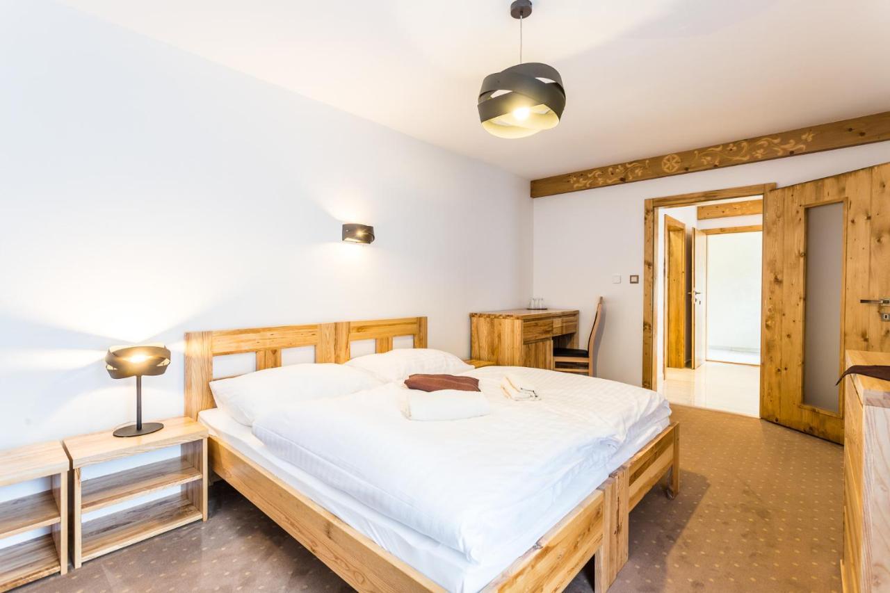 Hotel Palatin Árvaváralja Kültér fotó