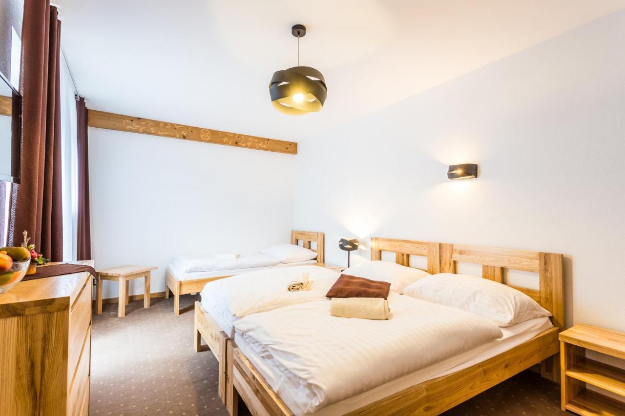 Hotel Palatin Árvaváralja Kültér fotó