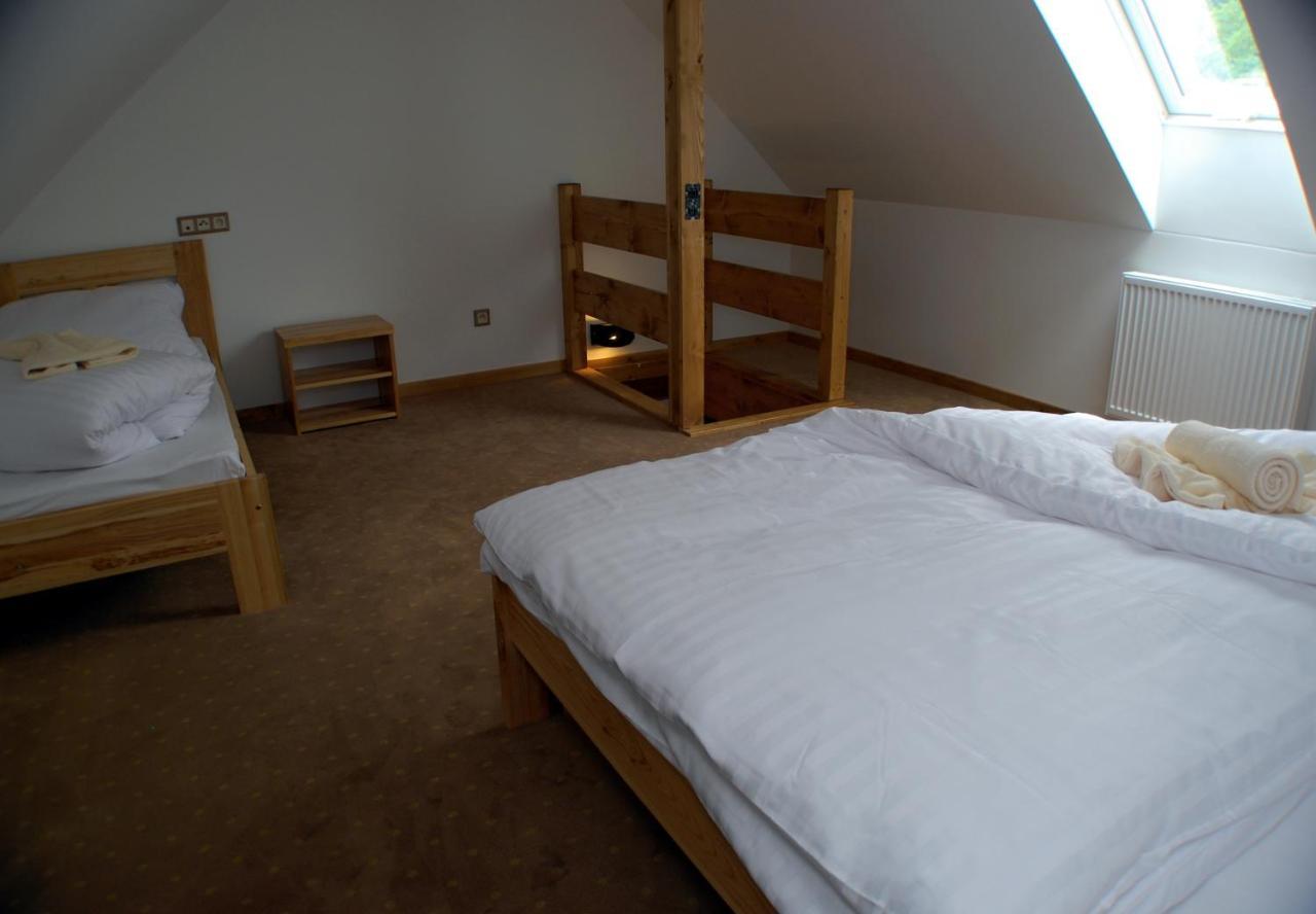 Hotel Palatin Árvaváralja Kültér fotó