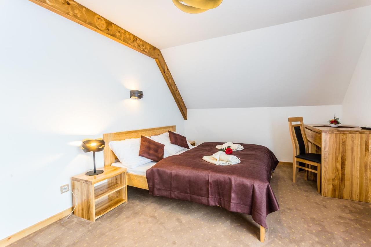 Hotel Palatin Árvaváralja Kültér fotó