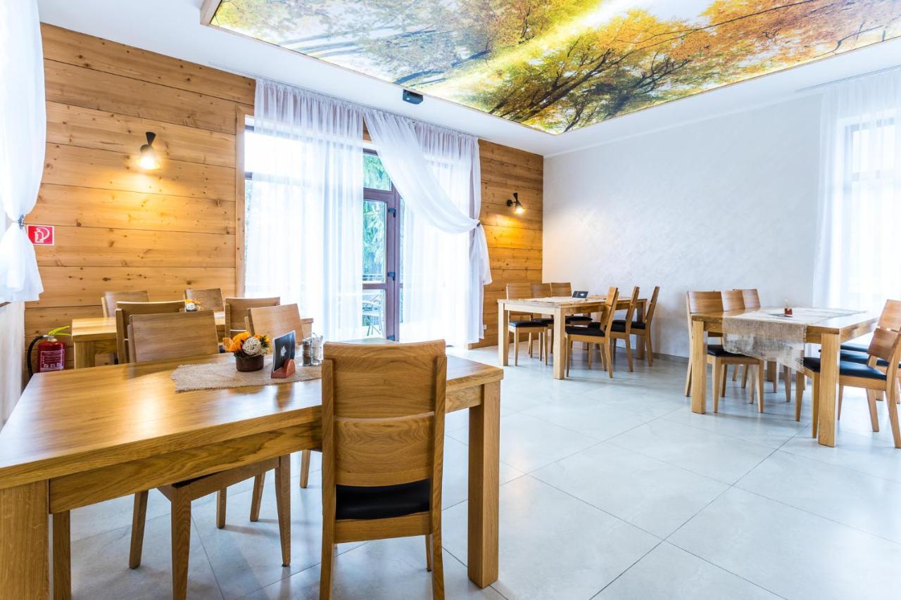 Hotel Palatin Árvaváralja Kültér fotó