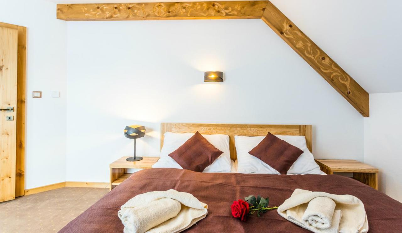 Hotel Palatin Árvaváralja Kültér fotó