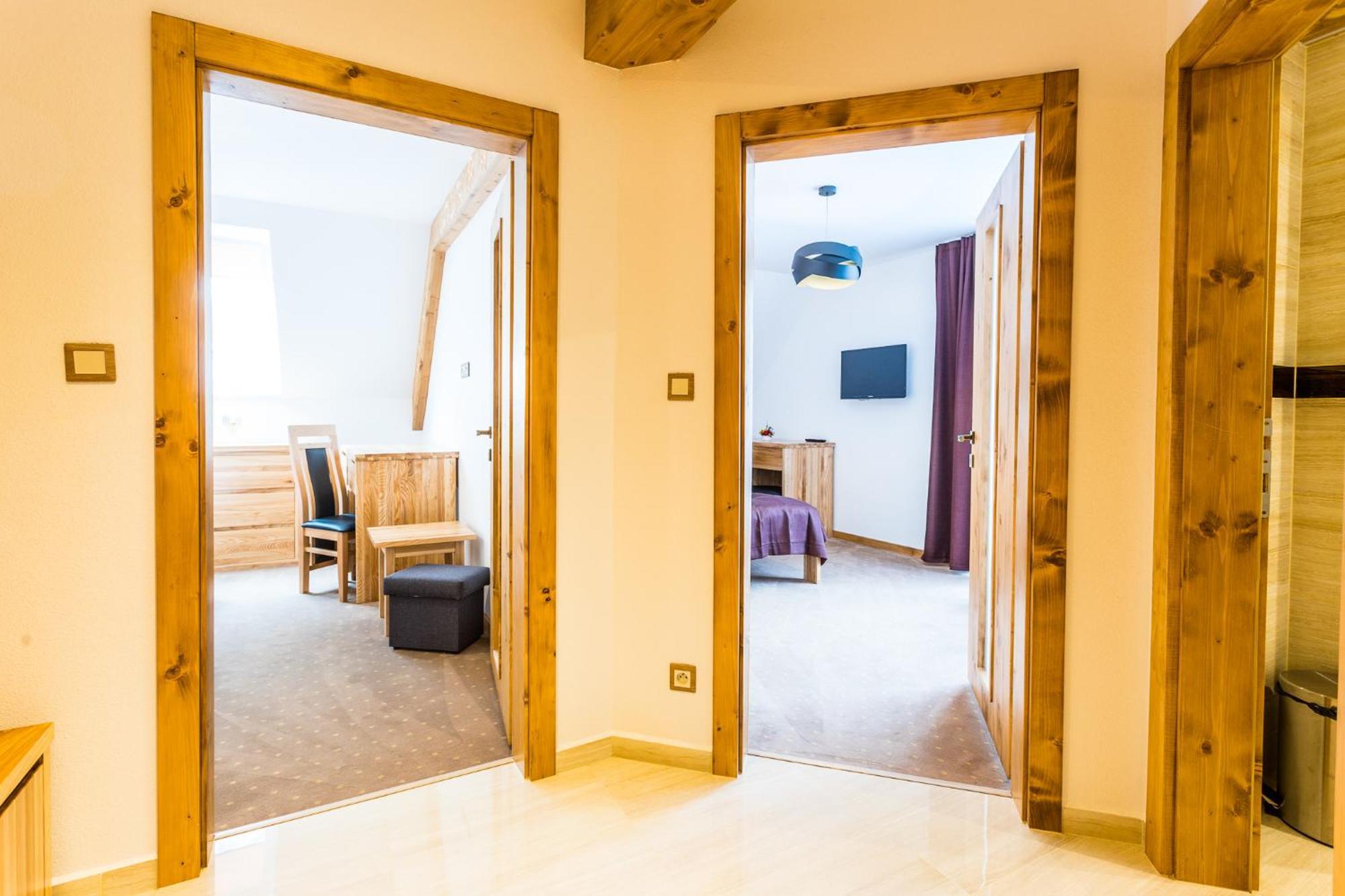 Hotel Palatin Árvaváralja Kültér fotó