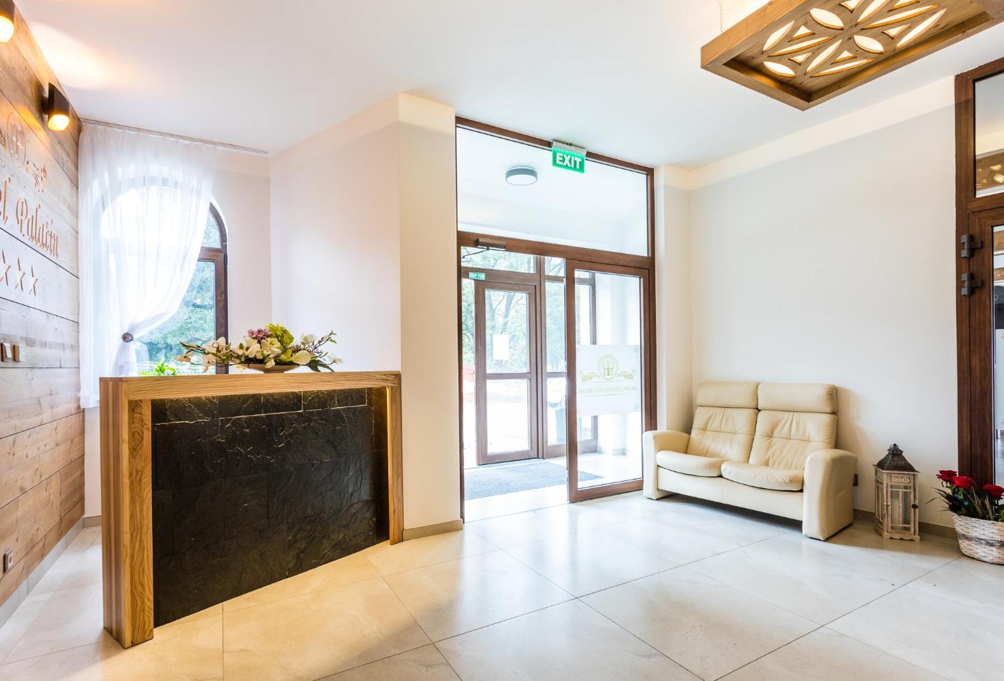 Hotel Palatin Árvaváralja Kültér fotó